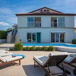 Lavanda Allegra In - Haus Fuer 6-8 Personen Villa Kanfanar