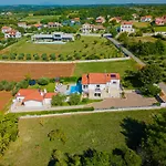 Lavanda Allegra In - Haus Fuer 6-8 Personen *