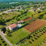 Lavanda Allegra In - Haus Fuer 6-8 Personen