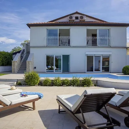 Villa Lavanda Allegra In - Haus Fuer 6-8 Personen *
