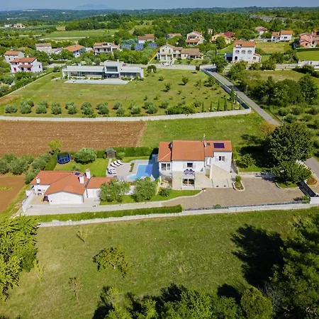 Lavanda Allegra In - Haus Fuer 6-8 Personen Villa *