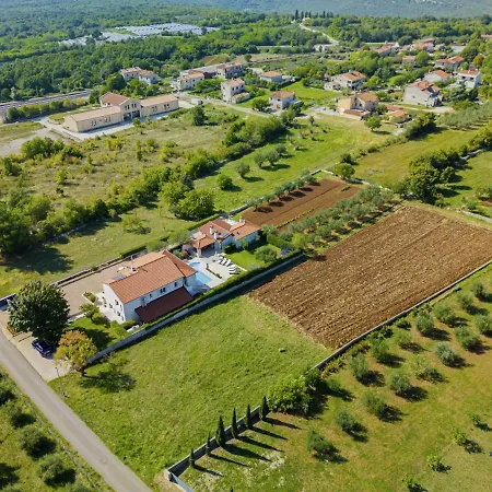 Lavanda Allegra In - Haus Fuer 6-8 Personen