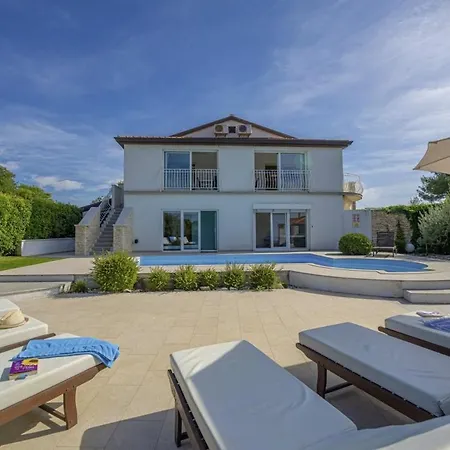 Villa Lavanda Allegra In - Haus Fuer 6-8 Personen