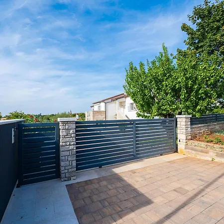 Lavanda Allegra In - Haus Für 6-8 Personen Villa
